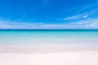 Spacious Beach Suite - Minutes from Grace Bay