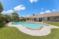 Stylish Villa-Near Stadiums, Large Pool,Pool Table - Pools