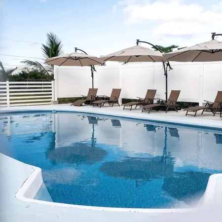 Hilo Villa with pool - 16 guests max