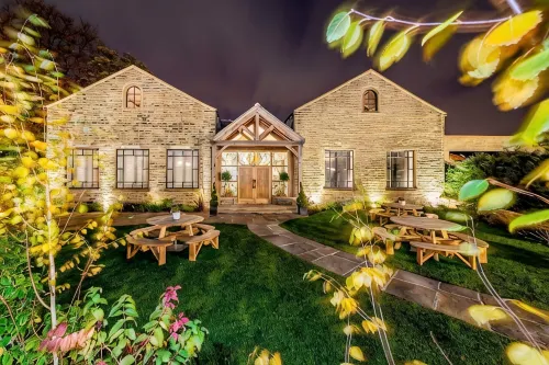 Manor House Lindley - parking