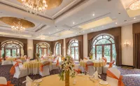 Gateway Aurangabad - Chhatrapati Sambhaji Nagar - breakfast