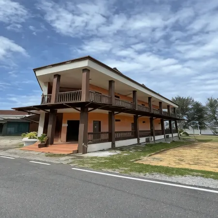 Mersing Beach Resort Отели в г. Мерсин