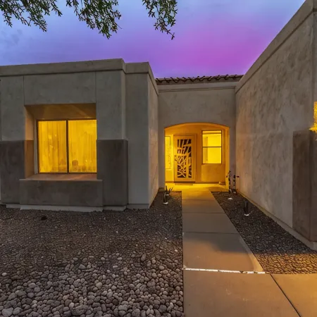 Your Home Away From Home in the Sunshine! Minutes from great amenities.