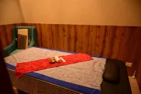 Emerald Clarks Inn Suites - spa