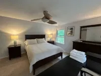 3 Br Retreat 1 Mile to Westerly Beaches!1 Bed King, 3 Queen Beds& Pull Out Sofa - 3つ星