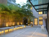 Rezt Bangkok Отели рядом с достопримечательностью «Станция надземного метро Phrom Phong»