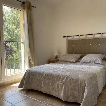 San Cipriano (St Cyprien) 6 pers conditioned villa, in residence Отели в г. Леччи