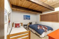 West Shore Tahoe Cabin - Loft Movie Nights Pets - Wifi