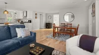 Chic 4-Br Newly Remodeled Home 3 Mins to Stowe for a Memorable Summer Getaway! - de charme
