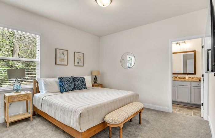 Greer Charm: Pet-Friendly 2BR with Fire Pit