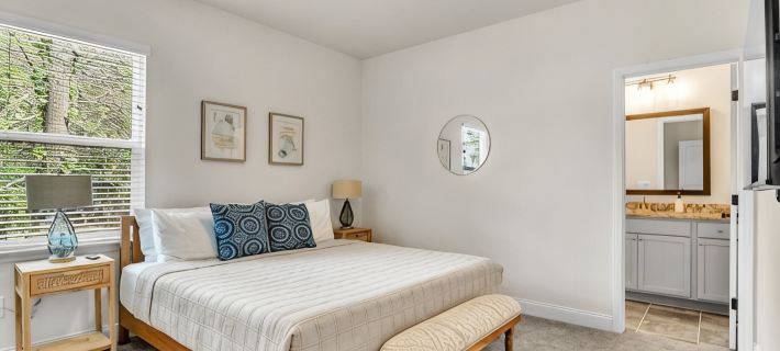 Greer Charm: Pet-Friendly 2BR with Fire Pit Hotels in Greer