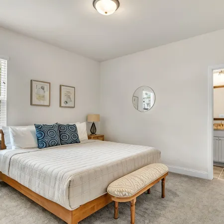 Greer Charm: Pet-Friendly 2BR with Fire Pit