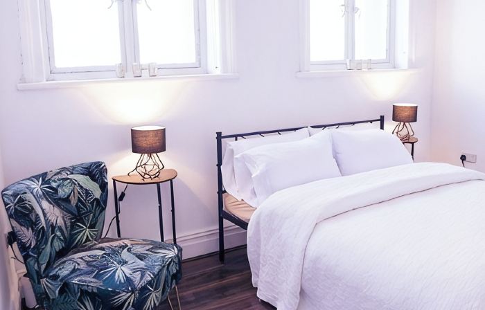 Converted bank: centre of Town (split apartment)