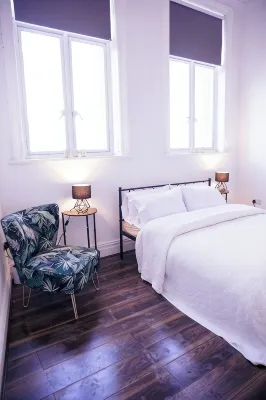 Converted bank: centre of Town (split apartment) - Wifi