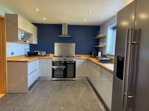 Family home close to Lulworth Cove, Durdle Door, The Tank Musuem & Monkey World - 3-Star