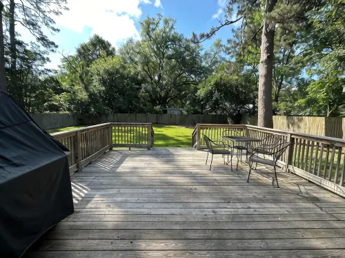 Stylish 3BR in Garden District near parks, river views, Neville High, and ULM.