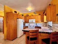 Charming 1-BR house, Bahía la Choya, Starlink WiFi, AC, roof deck, dog friendly