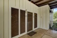 Serenity awaits - located just steps from beautiful Poipu beach with A/C! - piscina