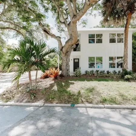 Modern Ground Floor Rental Unit near Anna Maria Island