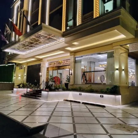 Redwaves Hotel