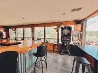 Charming 4-bedroom house located on Deer Run Golf Course. Perfect location!!!! - Wi-Fi