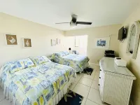 Cozy private beach condo - 3성급