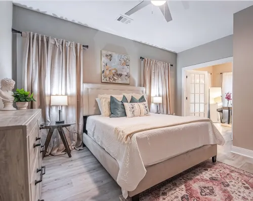 Glamorous Renovated Home in Historic Bryan - 3 tähden