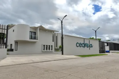 Cedrela Hôtels à : 