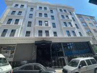 New Emin Hotel - parking