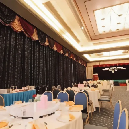Grand Riverview Hotel Отели рядом с достопримечательностью «Военный музей»