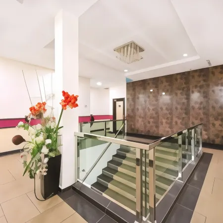 D&F Boutique Hotel Senawang Отели рядом с достопримечательностью «Ремесленный комплекс Серембана»