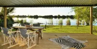 River View Lodge - Airport Shuttle