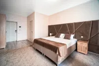 Hotel Labirint - 3-Star