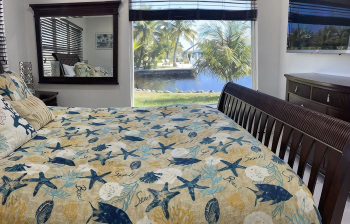 Amazing Pool & Canal Ground Level Home, Ocean access