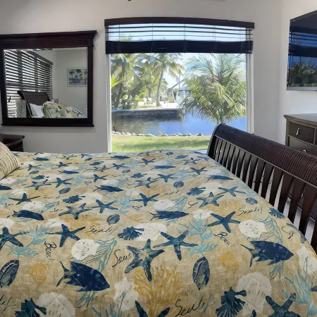 Amazing Pool & Canal Ground Level Home, Ocean access