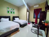 Indah Guest House - 2-Star