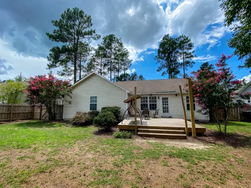 Pinehurst FORE-Bedroom Ranch with Golf Garage & Fenced Large Yard