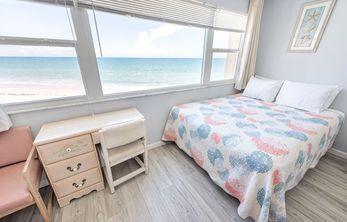Oceanfront 2Br Condo w/ Balcony & Flexible Sleeping Setup, Unit 338