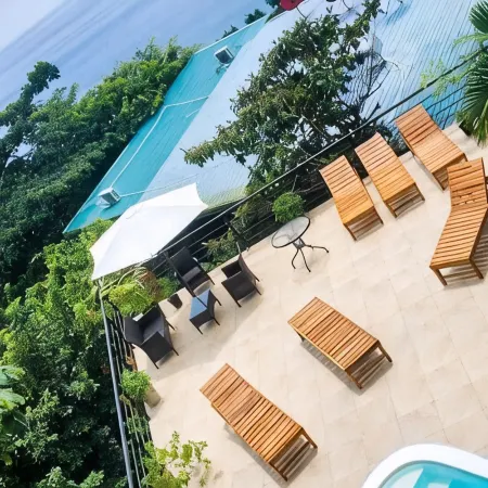 Sunshine Sanctuary Boutique Jungle Lodge