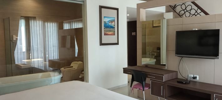 Nat Nat Homestay Hotels in Klojen