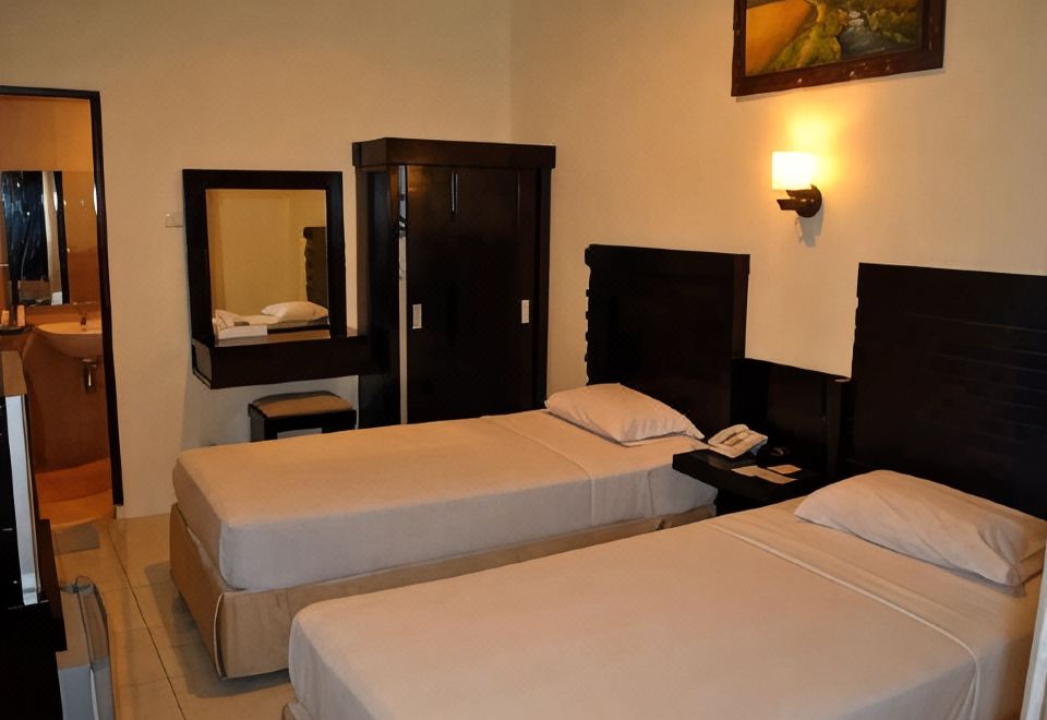 Grand Wisata Hotel - Housity