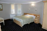 Shakhristan Hotel - parking