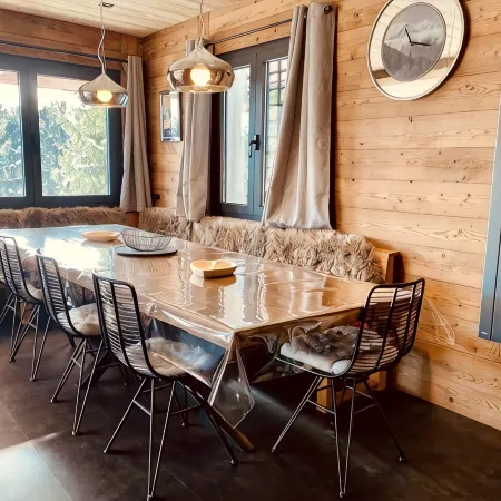 Sublime Views-Upper Chalet-180m2 Aux Angles -16Pers on 3300m2-Near the Center