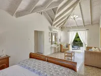 Luxury 6 Bed Villa With Pool, Mullins Bay