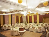 جي إتش إل هوتل كابيتال Hotels near سيمون بوليفار سنترال بارك