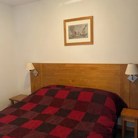 T2 apartment at the foot of the slopes, south-facing
