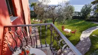 Beust House - Frida - Balcony with Lake View - Villas