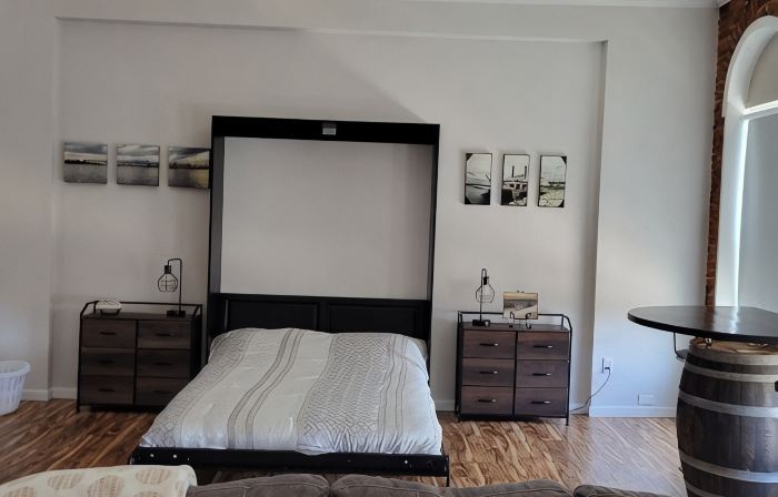 Beautiful Riverview Apt Located in Downtown Fort Madison