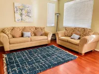 Joyful Retreat: Spacious 4-Bedroom Oasis to Relax & Unwind - 3-Star