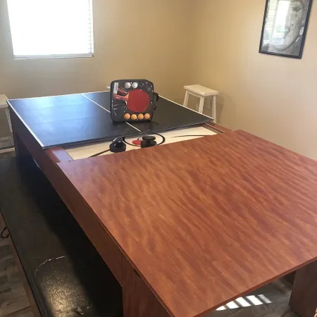 Freshly remodeled Retreat close to hiking, boating, and shopping